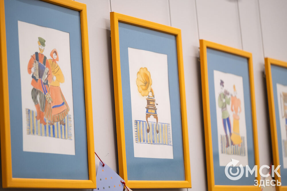 Дизайнеры, ремесленники, художники и мастера народных художественных промыслов представили результат работы с темой актуализации сибирской традиционной культуры. Фото: Елизавета Медведева