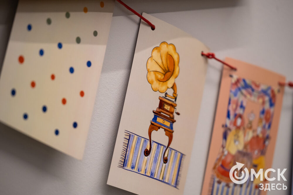 Дизайнеры, ремесленники, художники и мастера народных художественных промыслов представили результат работы с темой актуализации сибирской традиционной культуры. Фото: Елизавета Медведева