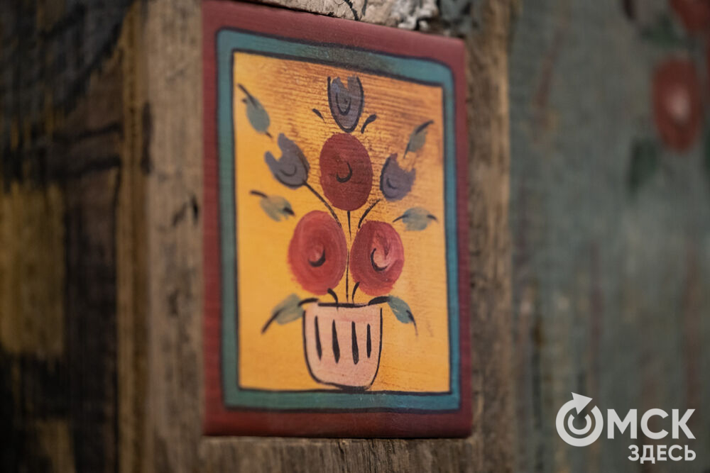 Дизайнеры, ремесленники, художники и мастера народных художественных промыслов представили результат работы с темой актуализации сибирской традиционной культуры. Фото: Елизавета Медведева