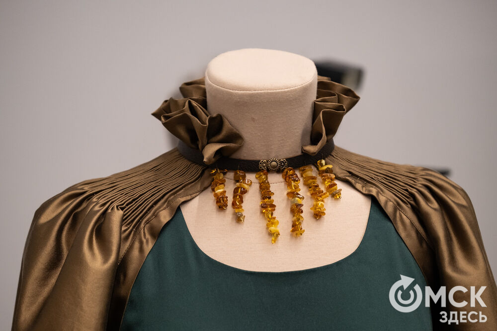 Дизайнеры, ремесленники, художники и мастера народных художественных промыслов представили результат работы с темой актуализации сибирской традиционной культуры. Фото: Елизавета Медведева