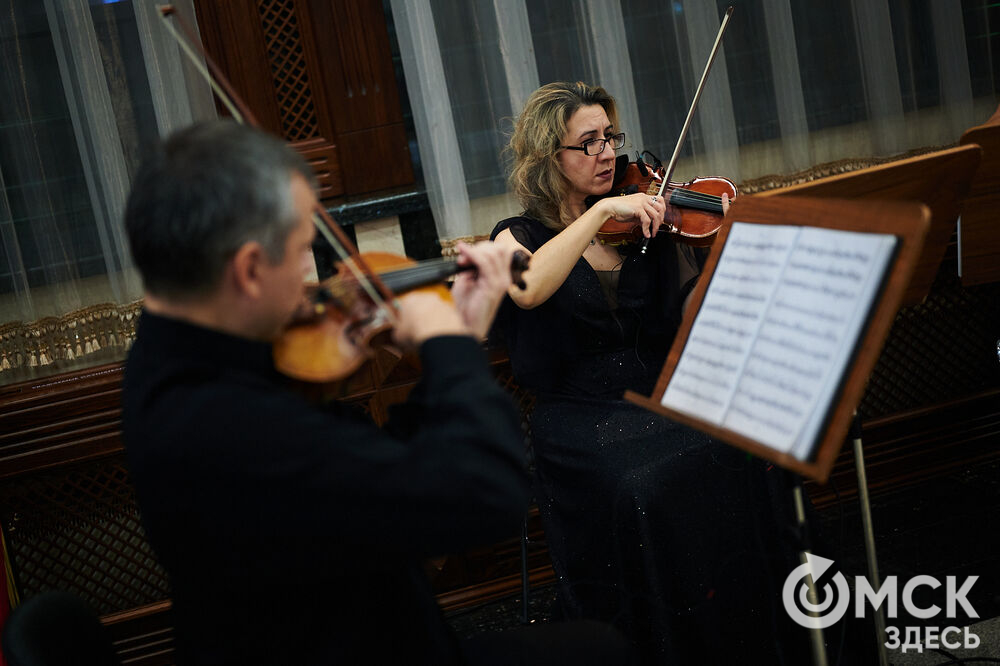 Музыкальный фестиваль «Белая симфония» открылся в Концертном зале Омской филармонии.