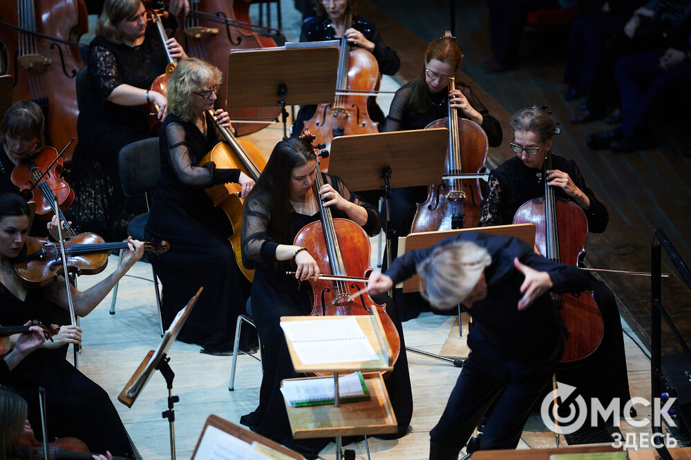 Музыкальный фестиваль «Белая симфония» открылся в Концертном зале Омской филармонии.