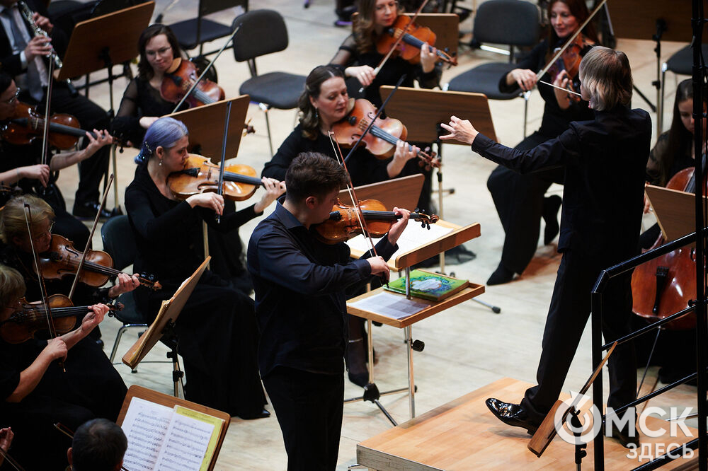 Музыкальный фестиваль «Белая симфония» открылся в Концертном зале Омской филармонии.