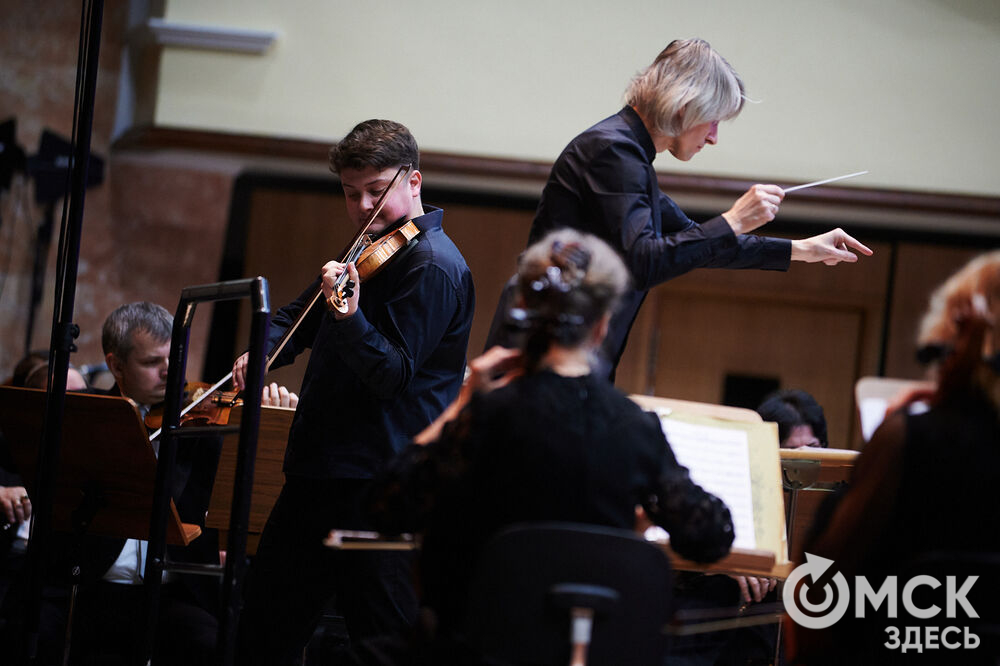 Музыкальный фестиваль «Белая симфония» открылся в Концертном зале Омской филармонии.