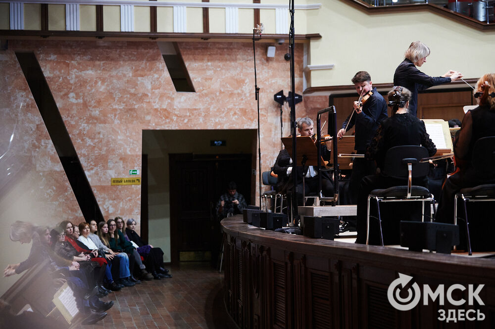 Музыкальный фестиваль «Белая симфония» открылся в Концертном зале Омской филармонии.