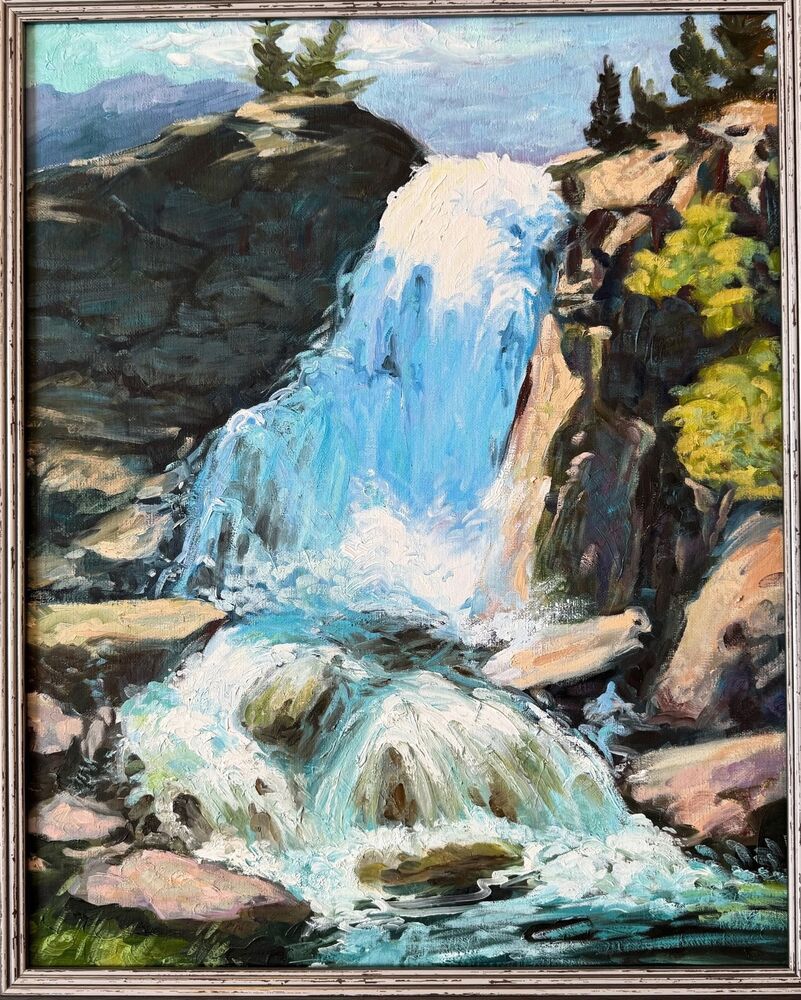 Картины героини интервью. Фото: Вероника Шелленберг