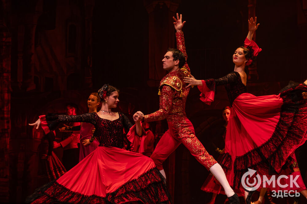 В Омском государственном музыкальном театре поставили новый балет "Кармен". Фото: Елизавета Медведева