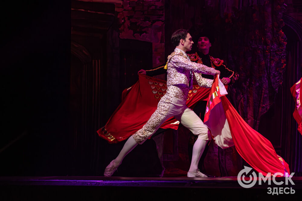 В Омском государственном музыкальном театре поставили новый балет "Кармен". Фото: Елизавета Медведева