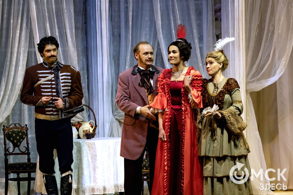 В "Галёрке" прошла премьера спектакля, рассказывающем о том, что первое впечатление может быть ошибочным. Фото: Елизавета Медведева