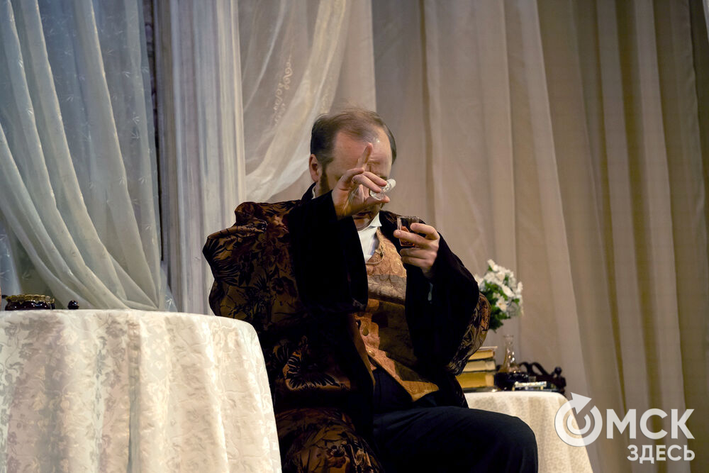 В "Галёрке" прошла премьера спектакля, рассказывающем о том, что первое впечатление может быть ошибочным. Фото: Елизавета Медведева