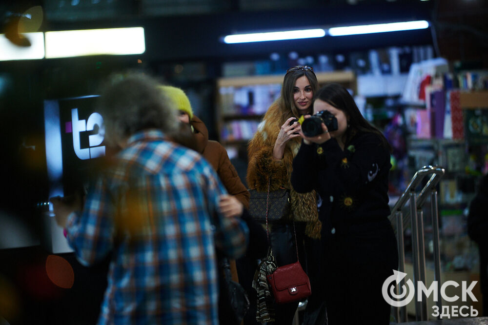 В Международный день танго, 11 декабря, омичи устроили танцевальный флешмоб. Фото: Илья Петров