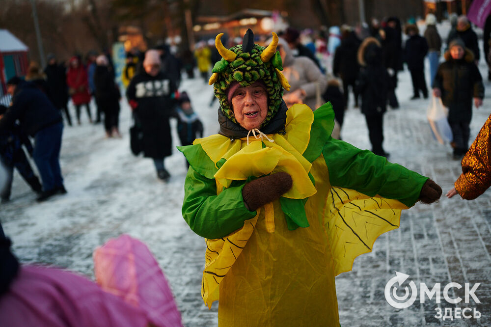 На Зелёном острове состоялся предновогодний фестиваль "Сибирские забавушки" (6+). Фото: Илья Петров