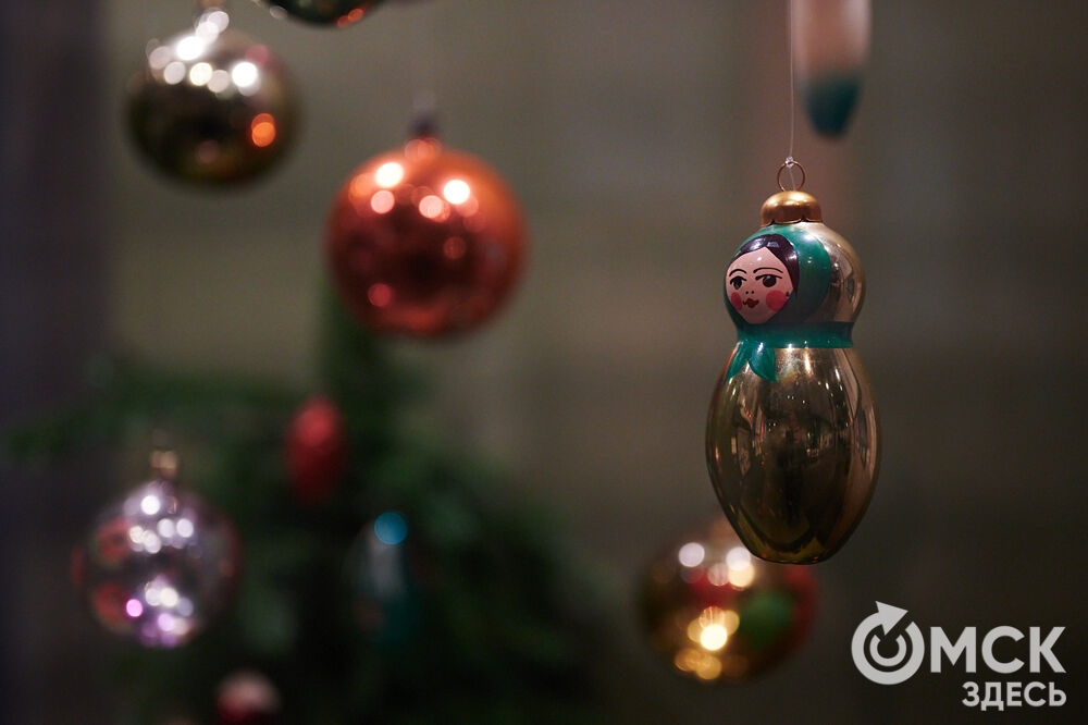 В музее имени М. А. Врубеля открылась выставка, вдохновлённая заснеженной красотой и предчувствием чуда. Фото: Илья Петров