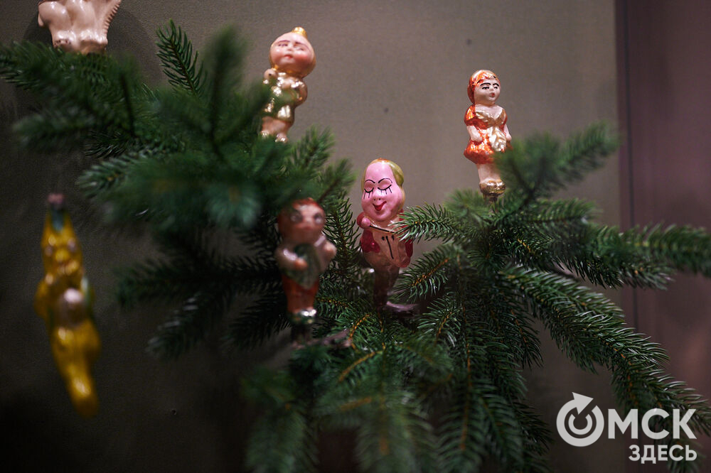 В музее имени М. А. Врубеля открылась выставка, вдохновлённая заснеженной красотой и предчувствием чуда. Фото: Илья Петров