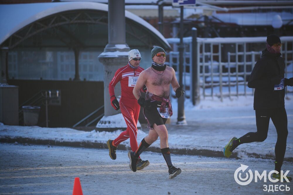 О победителях и тех, кого ещё можно было встретить на зимнем забеге, рассказываем здесь . Фото: Илья Петров