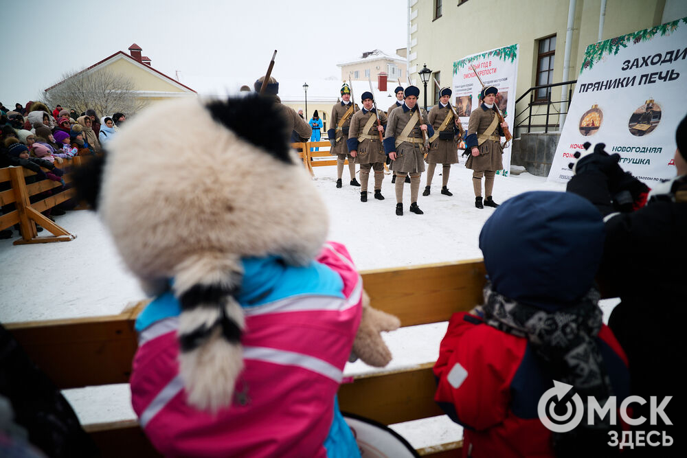 Исторический фестиваль рассказал о пушках, каше и военной моде трёхсотлетней давности. Фото: Илья Петров