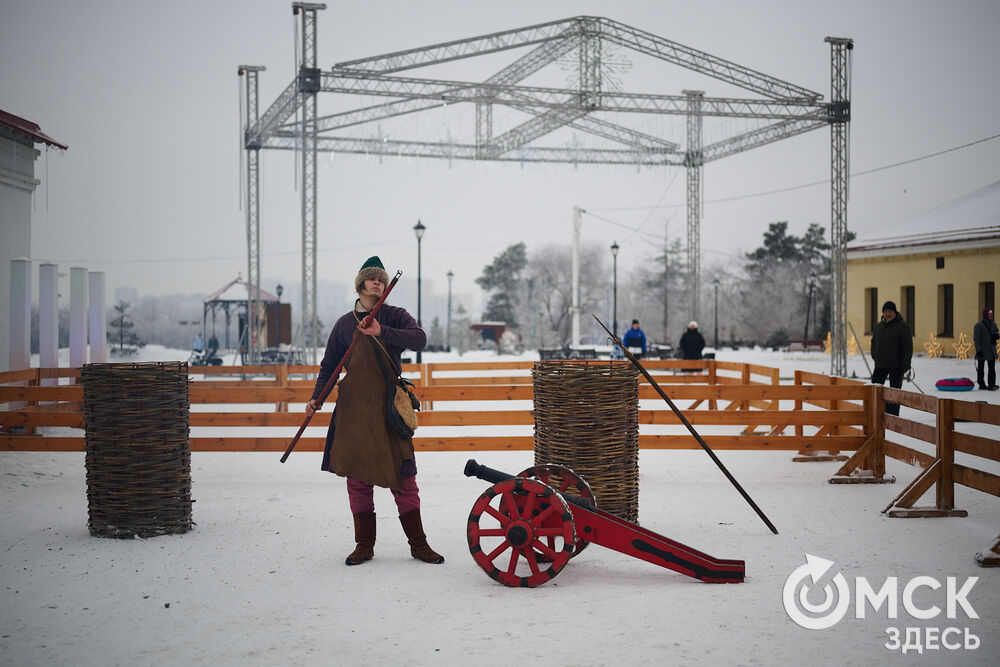 Исторический фестиваль рассказал о пушках, каше и военной моде трёхсотлетней давности. Фото: Илья Петров