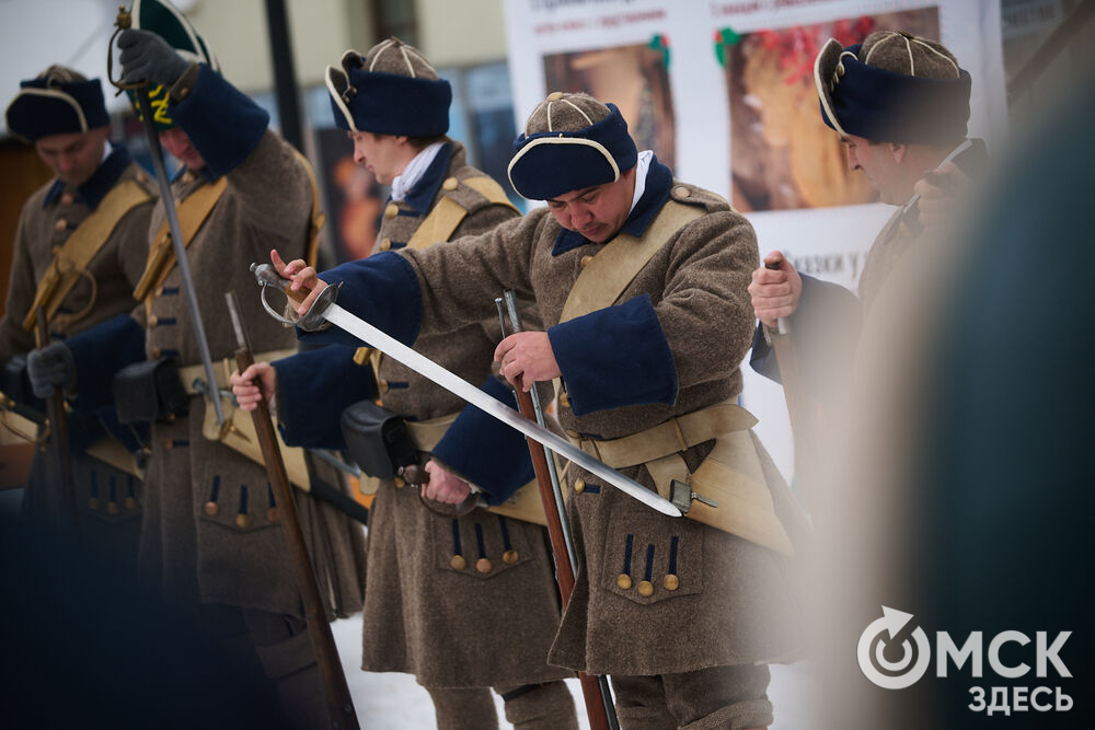 Исторический фестиваль рассказал о пушках, каше и военной моде трёхсотлетней давности. Фото: Илья Петров