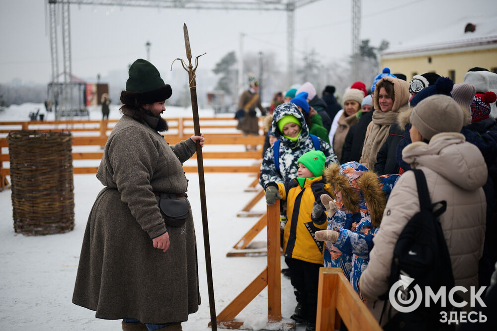 Исторический фестиваль рассказал о пушках, каше и военной моде трёхсотлетней давности. Фото: Илья Петров