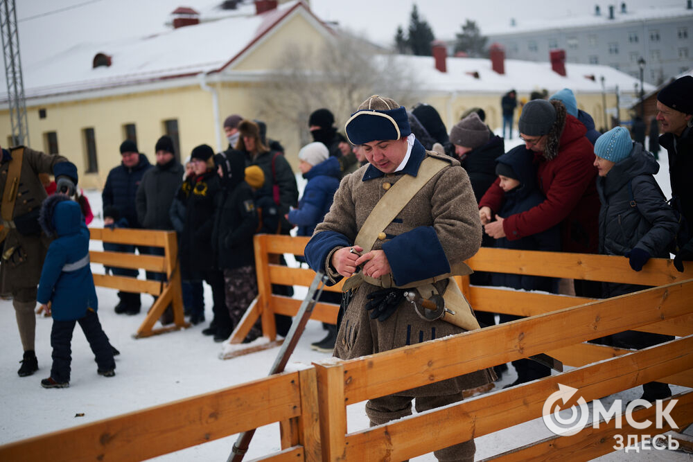 Исторический фестиваль рассказал о пушках, каше и военной моде трёхсотлетней давности. Фото: Илья Петров