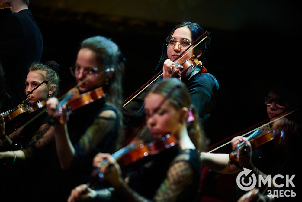 В Омском государственном музыкальном театре состоялся юбилейный концерт Детской школы искусств №6 им. Е.Ф. Светланова. Фото: Илья Петров