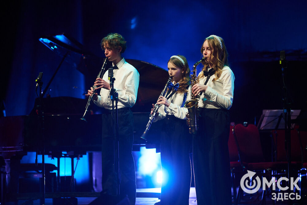 В Омском государственном музыкальном театре состоялся юбилейный концерт Детской школы искусств №6 им. Е.Ф. Светланова. Фото: Илья Петров