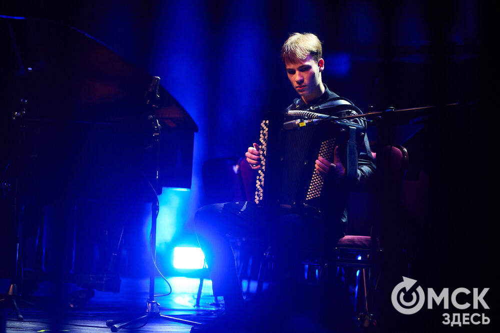 В Омском государственном музыкальном театре состоялся юбилейный концерт Детской школы искусств №6 им. Е.Ф. Светланова. Фото: Илья Петров