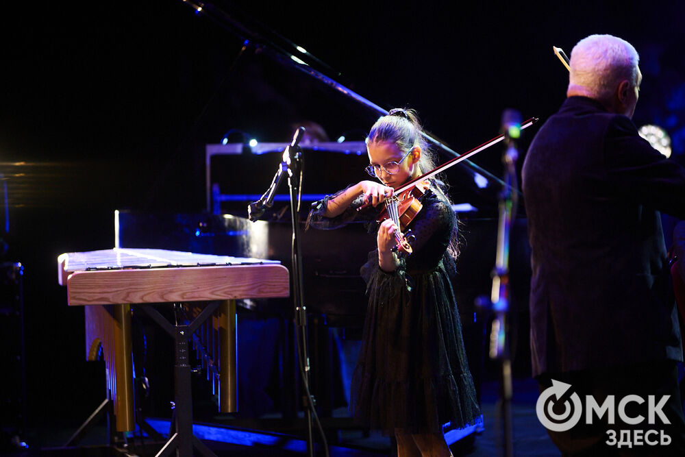 В Омском государственном музыкальном театре состоялся юбилейный концерт Детской школы искусств №6 им. Е.Ф. Светланова. Фото: Илья Петров