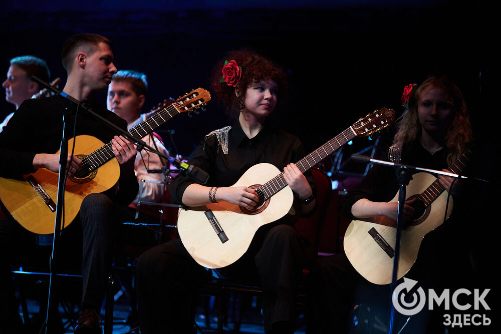 В Омском государственном музыкальном театре состоялся юбилейный концерт Детской школы искусств №6 им. Е.Ф. Светланова. Фото: Илья Петров