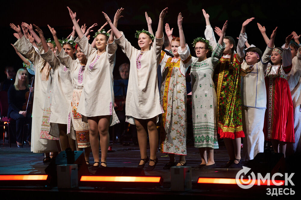 В Омском государственном музыкальном театре состоялся юбилейный концерт Детской школы искусств №6 им. Е.Ф. Светланова. Фото: Илья Петров