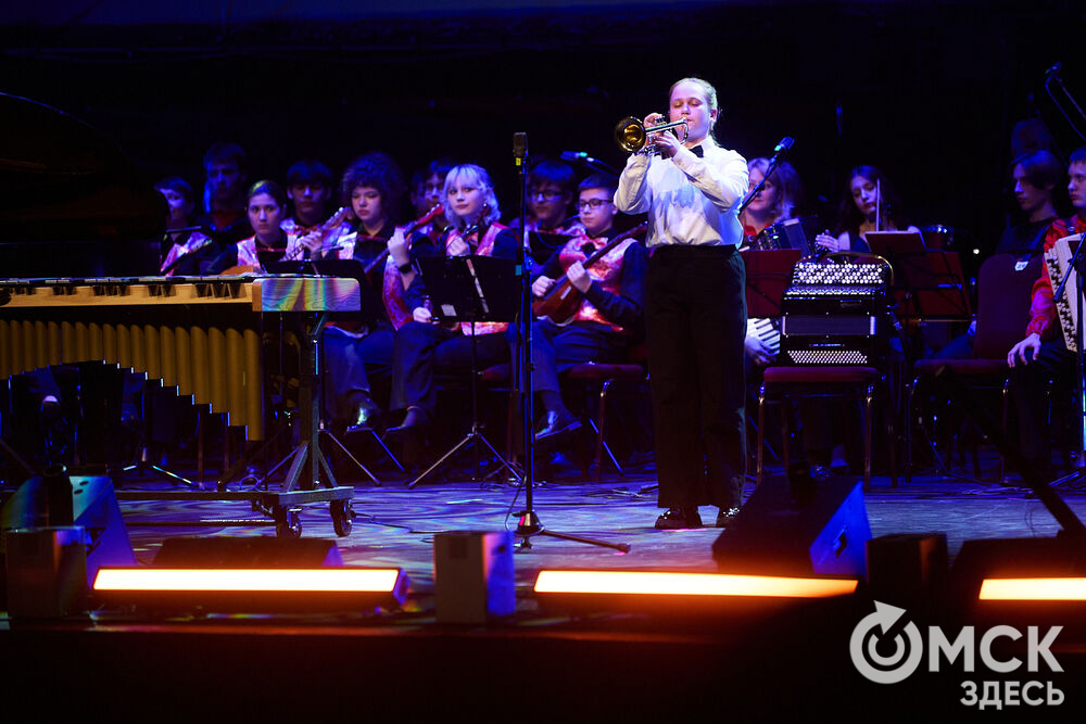 В Омском государственном музыкальном театре состоялся юбилейный концерт Детской школы искусств №6 им. Е.Ф. Светланова. Фото: Илья Петров