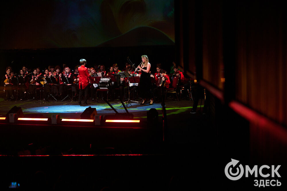 В Омском государственном музыкальном театре состоялся юбилейный концерт Детской школы искусств №6 им. Е.Ф. Светланова. Фото: Илья Петров