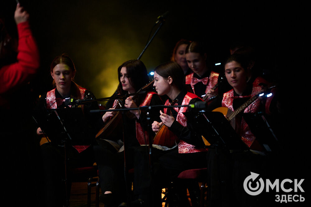 В Омском государственном музыкальном театре состоялся юбилейный концерт Детской школы искусств №6 им. Е.Ф. Светланова. Фото: Илья Петров