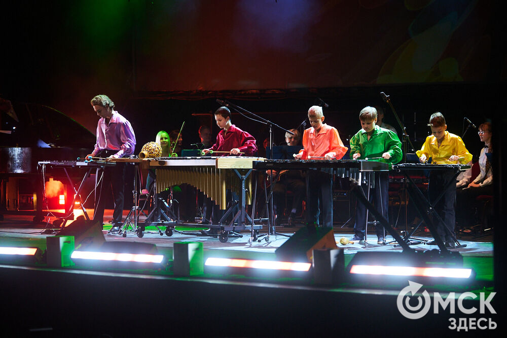 В Омском государственном музыкальном театре состоялся юбилейный концерт Детской школы искусств №6 им. Е.Ф. Светланова. Фото: Илья Петров