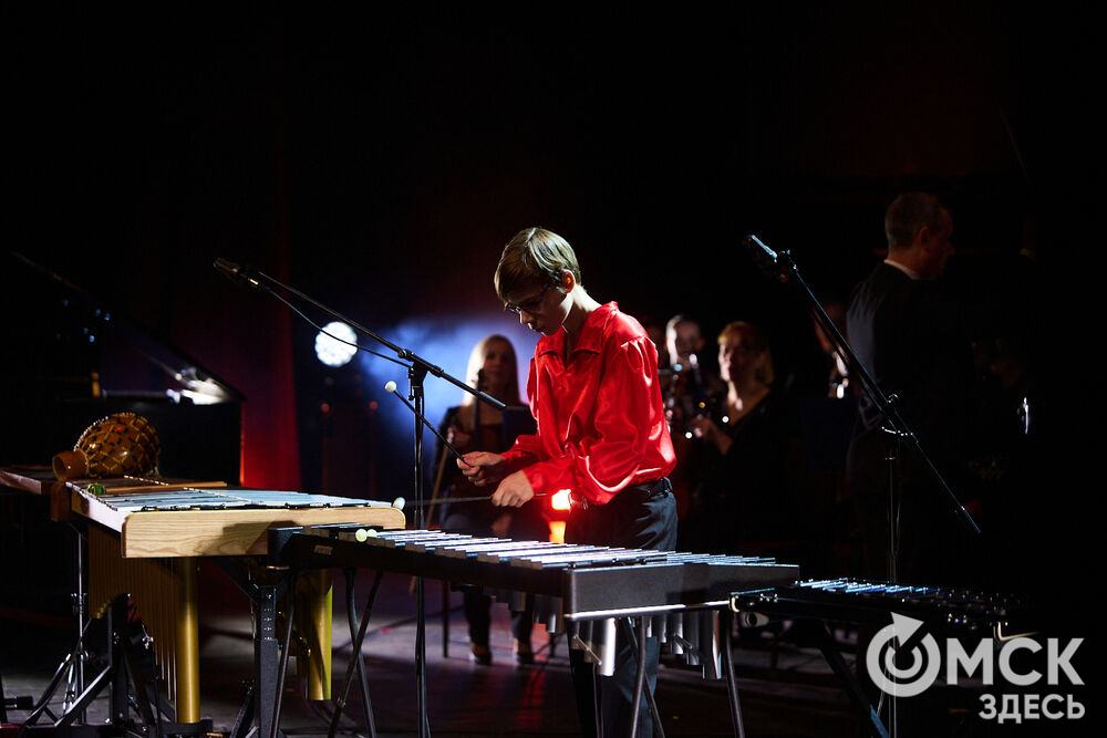 В Омском государственном музыкальном театре состоялся юбилейный концерт Детской школы искусств №6 им. Е.Ф. Светланова. Фото: Илья Петров