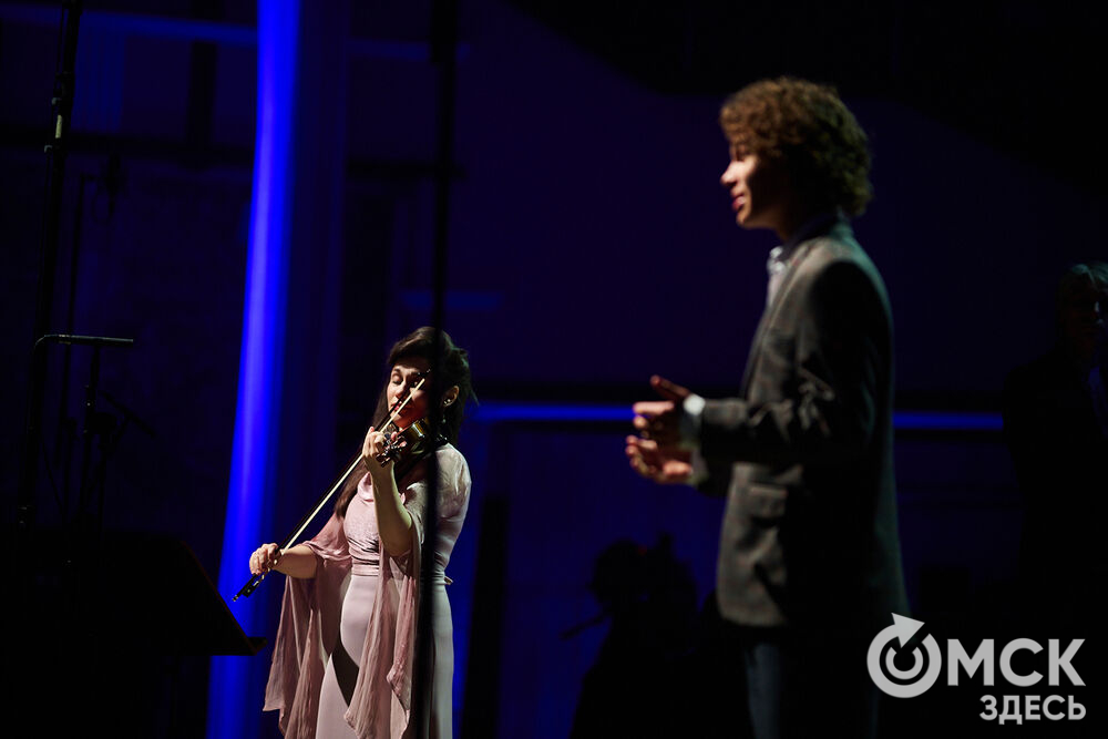 Концерт с участием членов жюри и Омского симфонического оркестра дал старт III Межрегиональному открытому конкурсу исполнителей на струнно-смычковых инструментах имени Вильгельма Шпета. Фото: Илья Петров