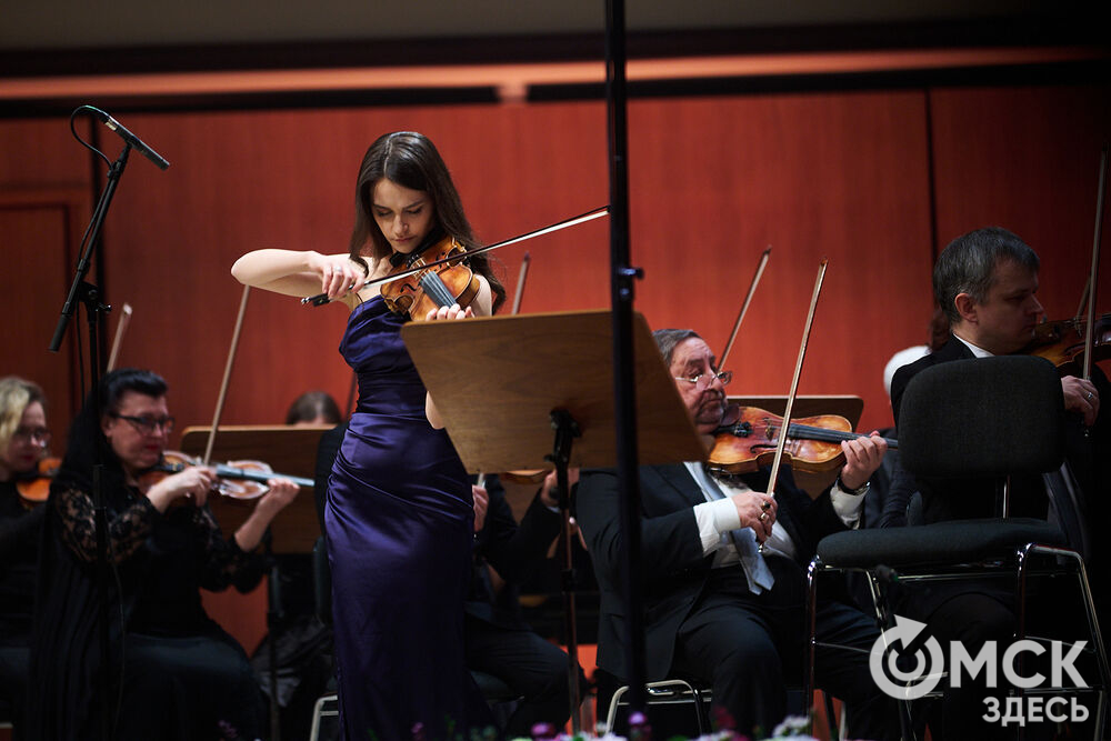 Концерт с участием членов жюри и Омского симфонического оркестра дал старт III Межрегиональному открытому конкурсу исполнителей на струнно-смычковых инструментах имени Вильгельма Шпета. Фото: Илья Петров
