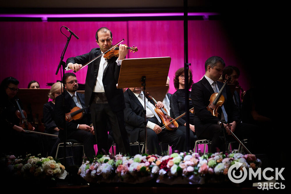 Концерт с участием членов жюри и Омского симфонического оркестра дал старт III Межрегиональному открытому конкурсу исполнителей на струнно-смычковых инструментах имени Вильгельма Шпета. Фото: Илья Петров
