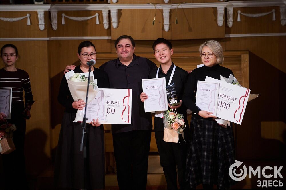 В Органном зале прошло награждение лауреатов III Межрегионального открытого конкурса исполнителей на струнно-смычковых инструментах имени В. Я. Шпета в 1-й и 2-й возрастных группах. Фото: Илья Петров