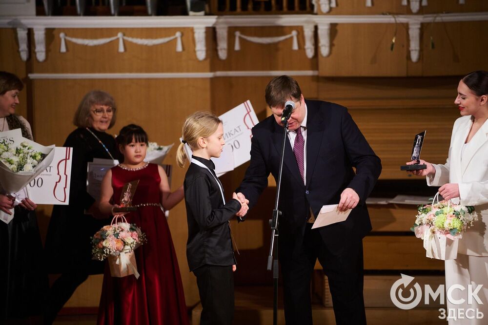 В Органном зале прошло награждение лауреатов III Межрегионального открытого конкурса исполнителей на струнно-смычковых инструментах имени В. Я. Шпета в 1-й и 2-й возрастных группах. Фото: Илья Петров