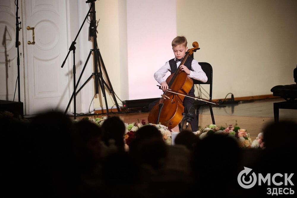 В Органном зале прошло награждение лауреатов III Межрегионального открытого конкурса исполнителей на струнно-смычковых инструментах имени В. Я. Шпета в 1-й и 2-й возрастных группах. Фото: Илья Петров