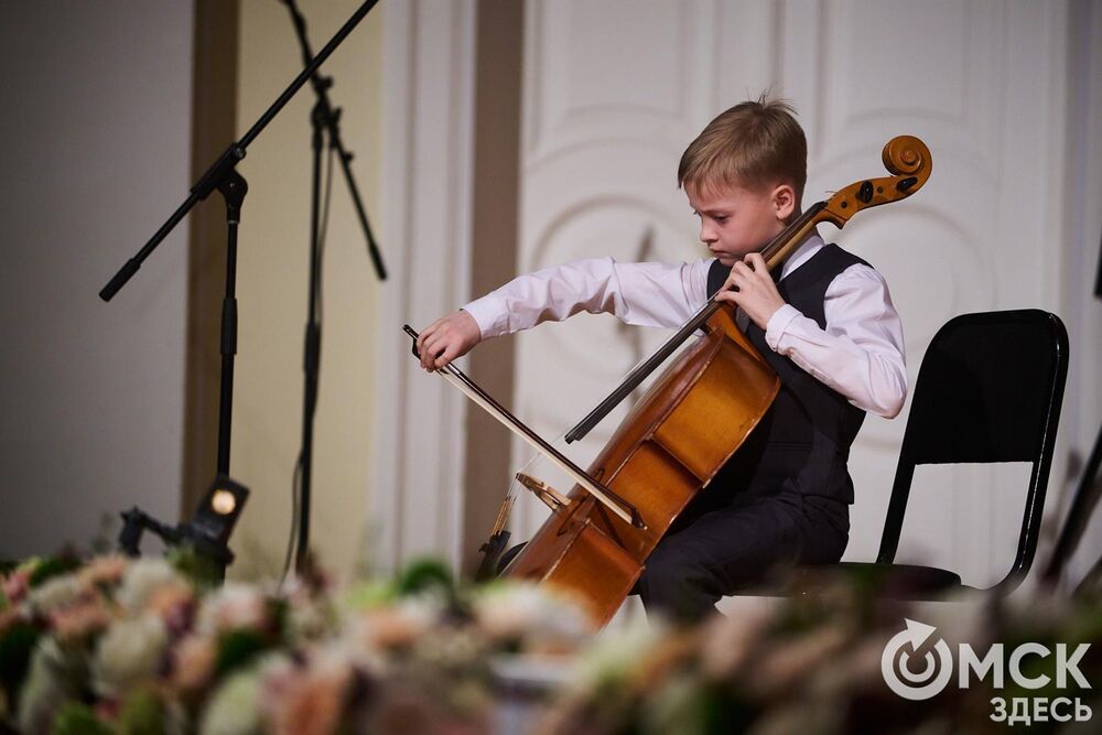 В Органном зале прошло награждение лауреатов III Межрегионального открытого конкурса исполнителей на струнно-смычковых инструментах имени В. Я. Шпета в 1-й и 2-й возрастных группах. Фото: Илья Петров