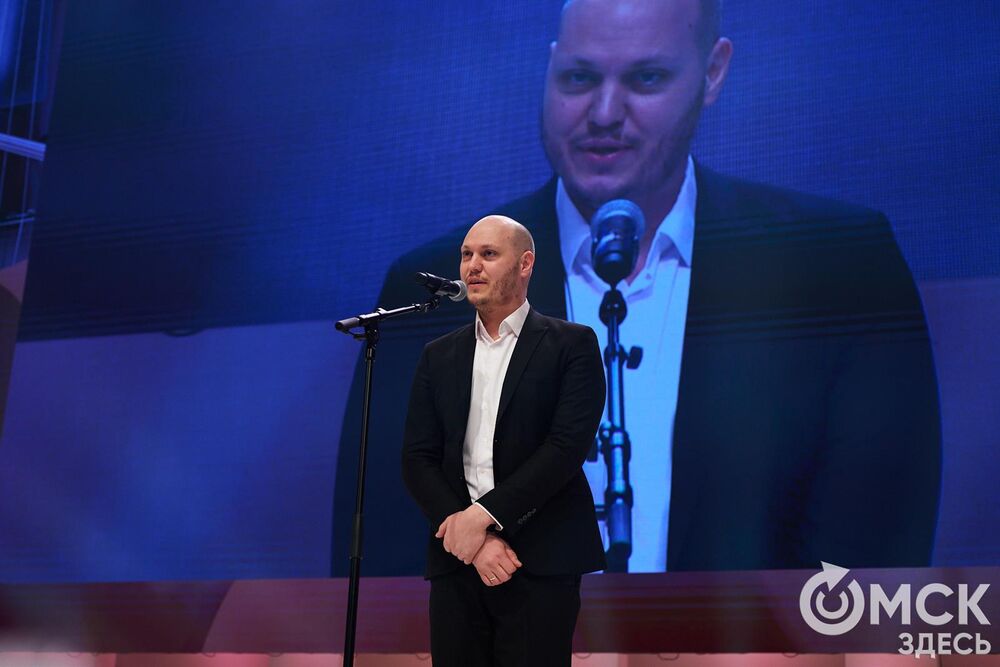 В Омске завершился III Межрегиональный открытый конкурс струнно-смычковых исполнителей им. В. Я. Шпета. Музыканты получили главные награды , а на сцене Концертного зала лауреаты исполнили свои конкурсные произведения в сопровождении симфонического оркестра и маэстро Михаила Голикова. Фото: Илья Петров