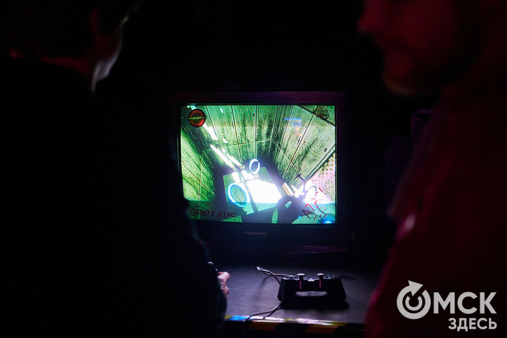 Этот сорт времяпрепровождения не про эскапизм и залипание в экран, а, наоборот, про общение, пусть и с геймпадом в руках. Фото: Илья Петров