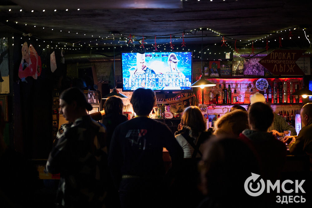 Этот сорт времяпрепровождения не про эскапизм и залипание в экран, а, наоборот, про общение, пусть и с геймпадом в руках. Фото: Илья Петров