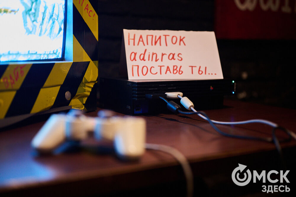 Этот сорт времяпрепровождения не про эскапизм и залипание в экран, а, наоборот, про общение, пусть и с геймпадом в руках. Фото: Илья Петров
