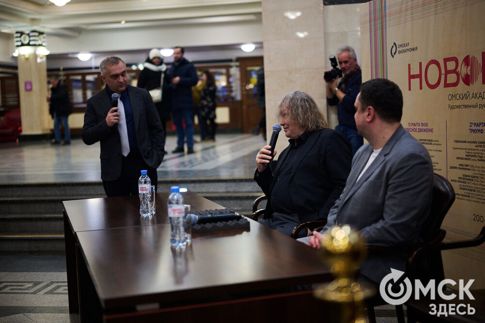 В Омске выступили один из лучших виолончелистов мира, народный артист России Александр Князев и художественный руководитель и главный дирижёр Международного симфонического оркестра "Таврический" Михаил Голиков. Вместе с Омским симфоническим оркестром они исполнили романтические шедевры русской и французской классики. Фото: Илья Петров