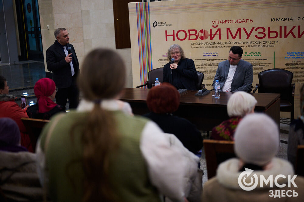 В Омске выступили один из лучших виолончелистов мира, народный артист России Александр Князев и художественный руководитель и главный дирижёр Международного симфонического оркестра "Таврический" Михаил Голиков. Вместе с Омским симфоническим оркестром они исполнили романтические шедевры русской и французской классики. Фото: Илья Петров