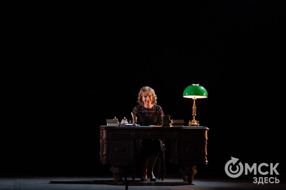 "Истории" Московского театра им. Вл. Маяковского на сцене Омского Музыкального. Открываем "Его величество Театр"