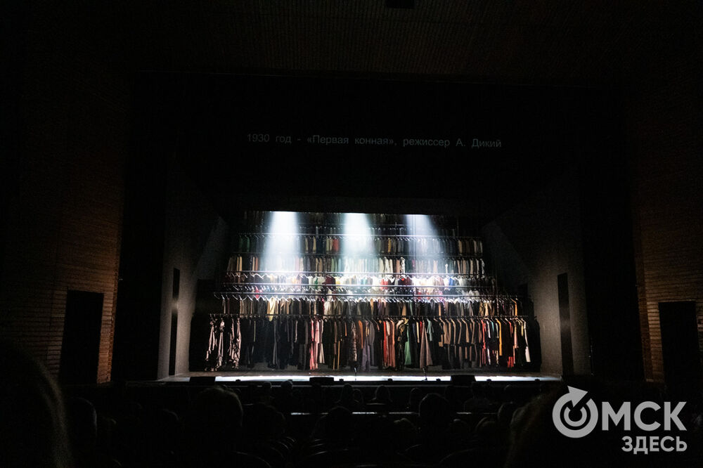 "Истории" Московского театра им. Вл. Маяковского на сцене Омского Музыкального. Открываем "Его величество Театр"